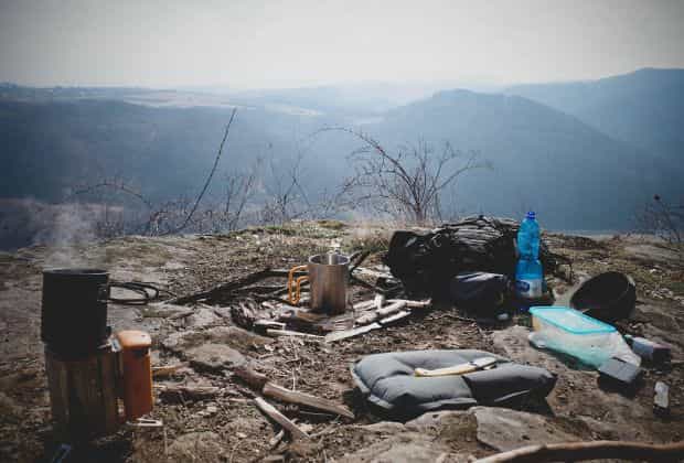 Costruzione rifugi e orientamento outdoor